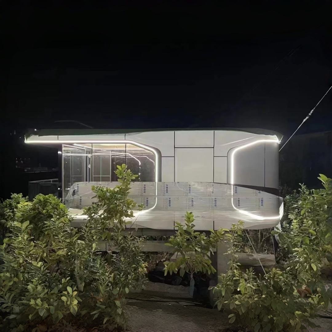 Panoramic Glass Resort Capsule House configuration reference